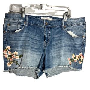 Torrid Size 16 Floral Embroidered Cut Off Denim Shorts Medium Wash Zip Front